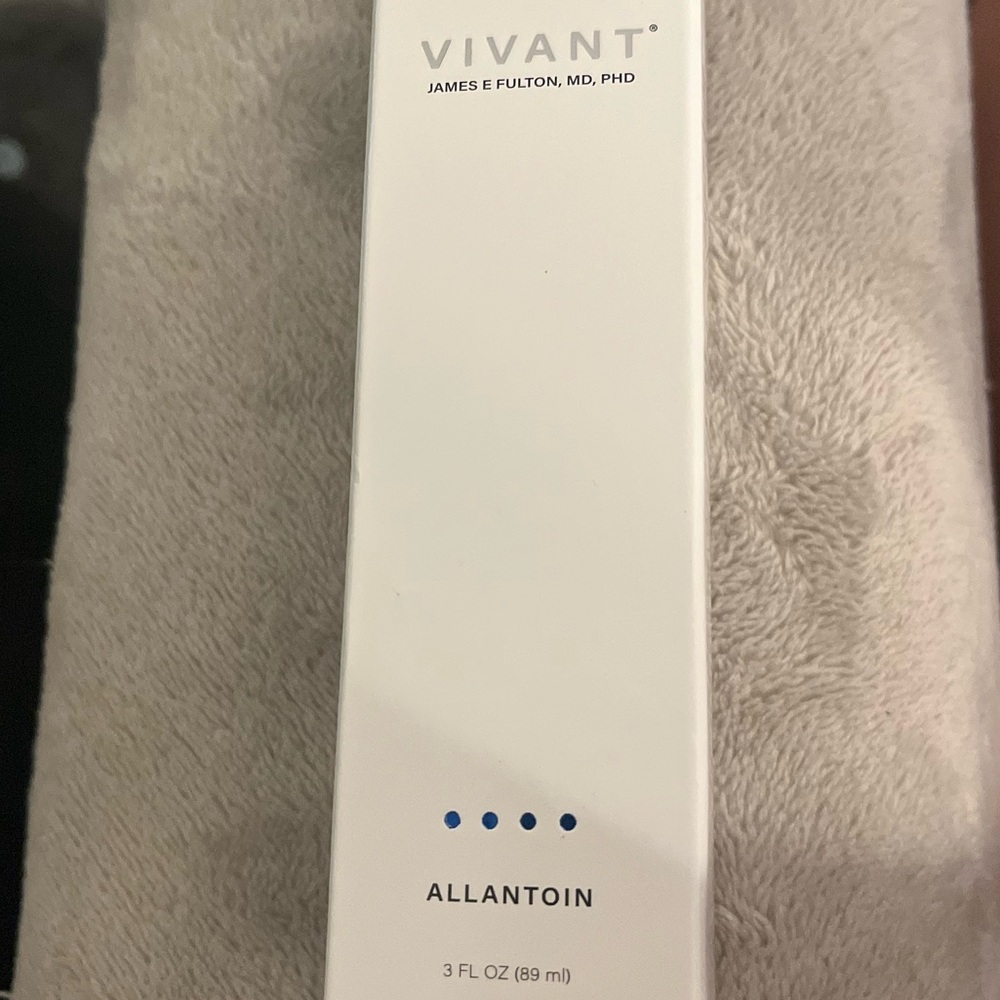 vivant skincare allantoin moisturizer still in box never used